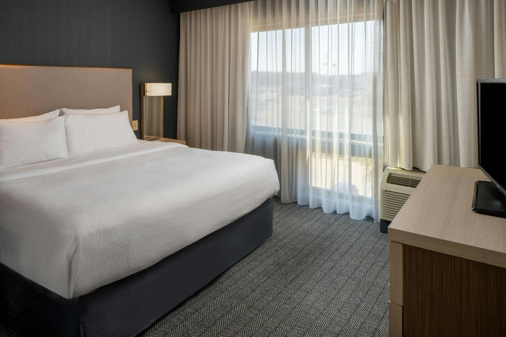 Courtyard By Marriott Jackson Airport/Pearl Hotel Ngoại thất bức ảnh